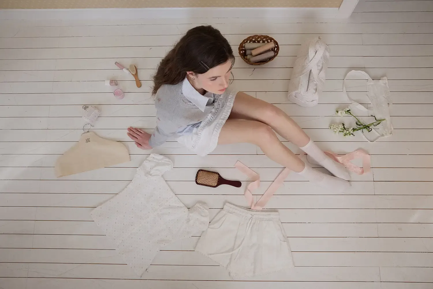 LETTER FROM MOON × dasique 협업 컬렉션 출시… ‘Cottage Core’ 테마로 패션과 뷰티가 엮어낸 로맨틱 스토리